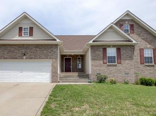 701 White Face Dr, Clarksville, TN 37040