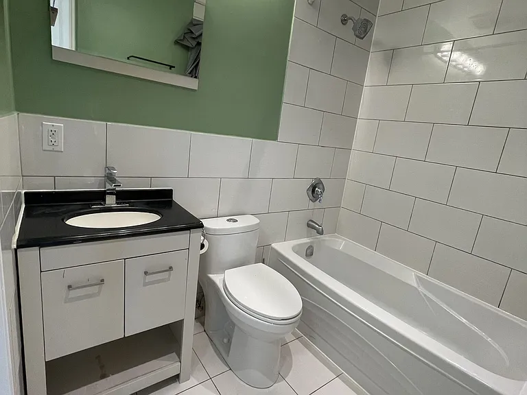 2940 Dundas St W #5 — Photo 11