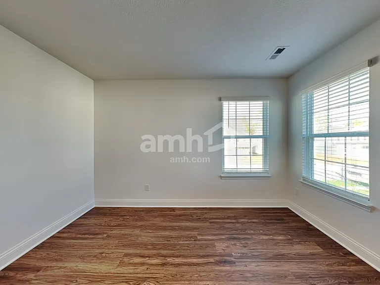 8331 Merlin Dr — Photo 16