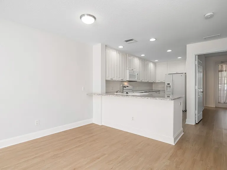 28608 Alessandria Cir — Photo 11