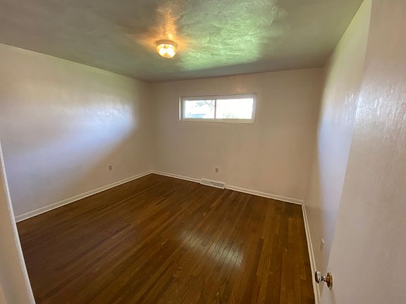 3rd image of 1400 Linn St #1