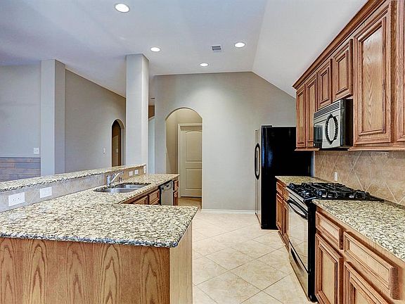 5th image of 28207 Crossprairie Dr