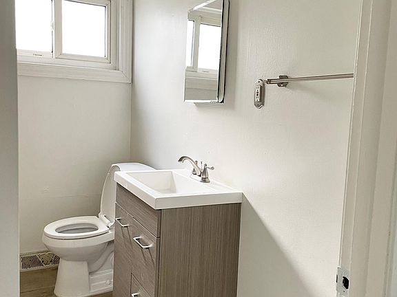 5th image of 337 W Rowland Ave