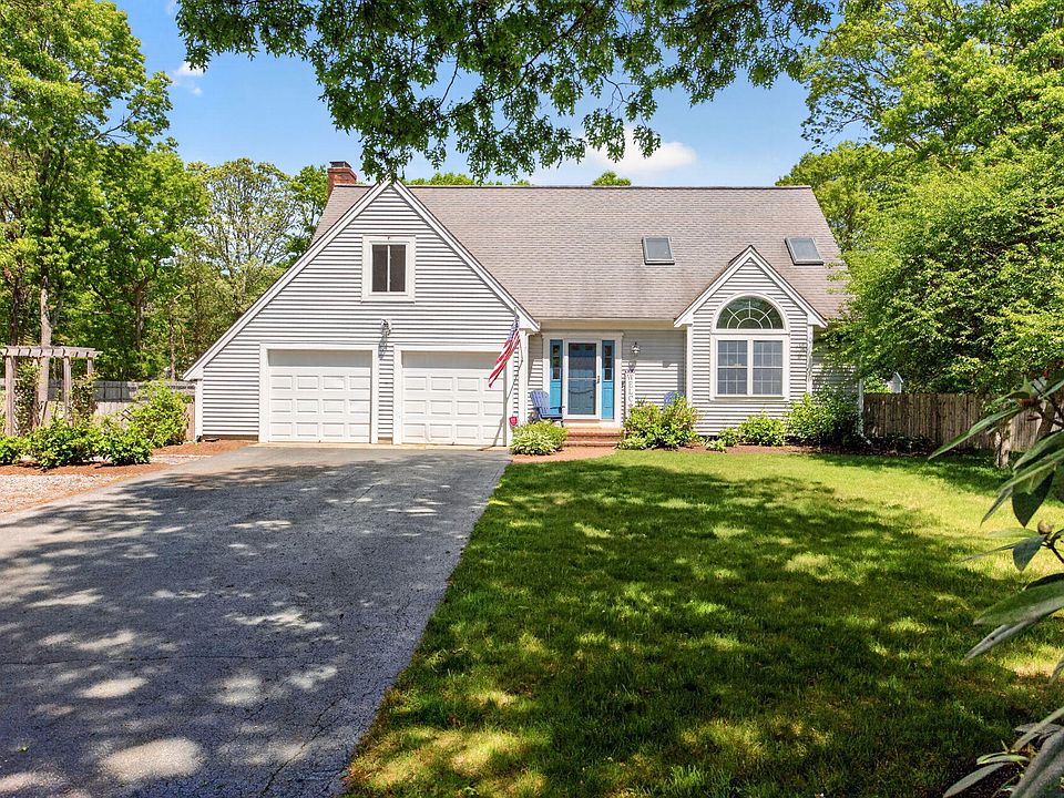 1st image of 12 Sarah Lawrence Road