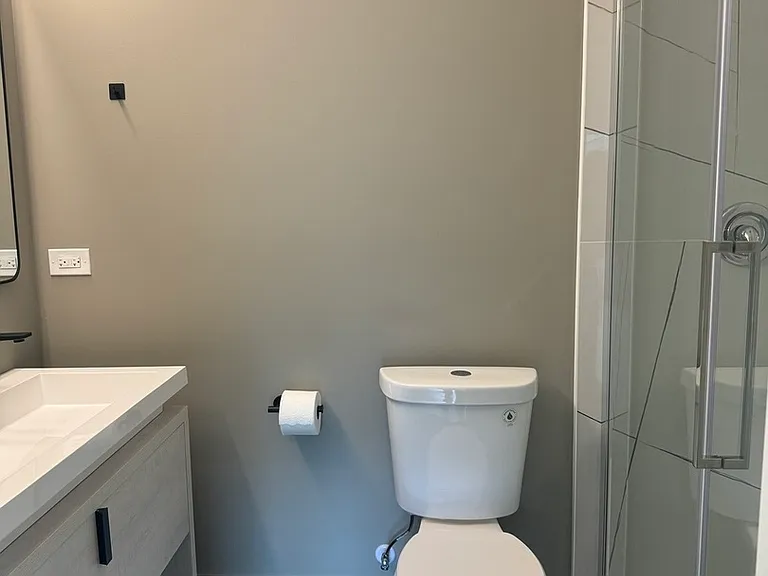 3723 S Lake Park Ave #0 — Photo 8