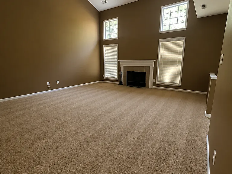 4461 Canterbury St — Photo 7