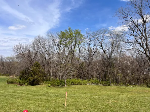 9 Sunset Dr, Boonville, MO 65233