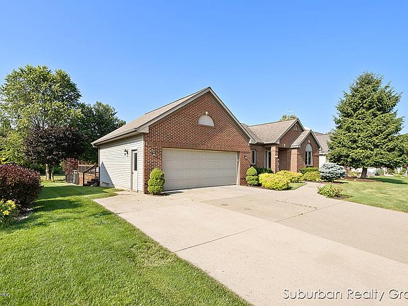 4th image of 3776 Hillside Dr