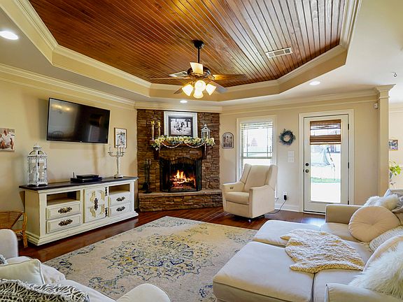 4th image of 2465 Fox Ridge Dr