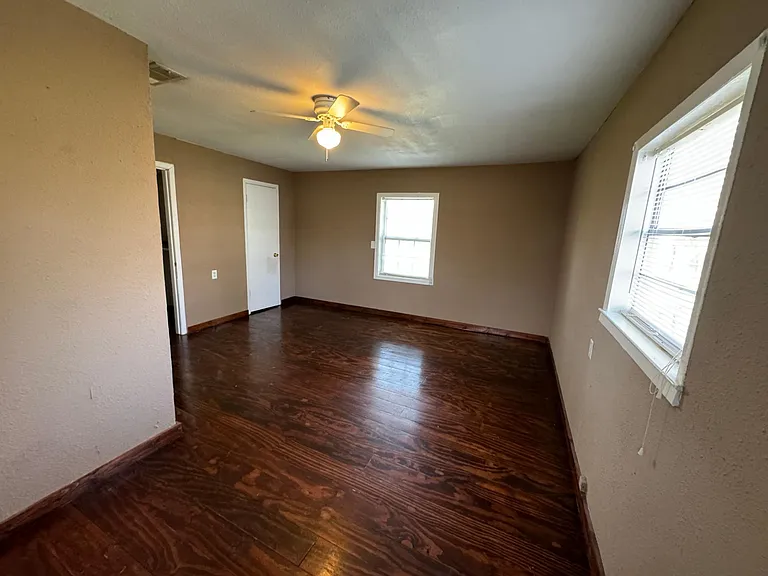 610 Jefferson Ave — Photo 6