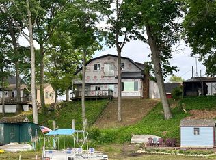 48156 70th Ave, Decatur, MI 49045