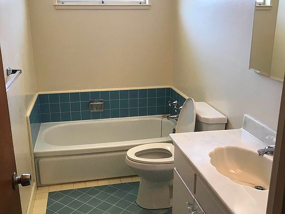 5th image of 939 Cambridge Ave