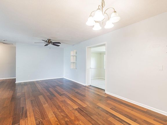 2nd image of 1643 Cambridge Dr