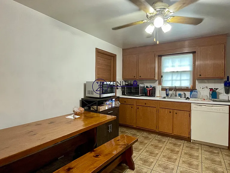 94 Walnut St #1 — Photo 9