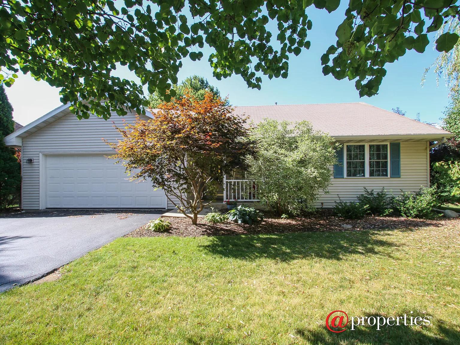 210 Penny Ln photo 1
