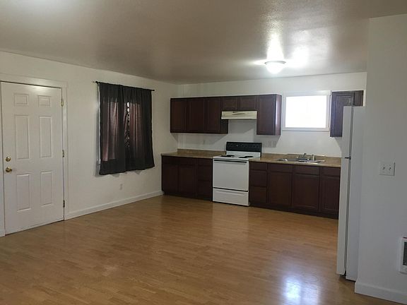 4th image of 613 S Alder St #11