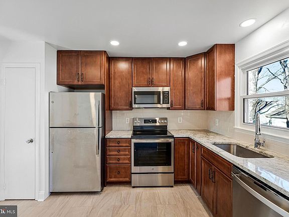 3rd image of 12016 Trossack Rd