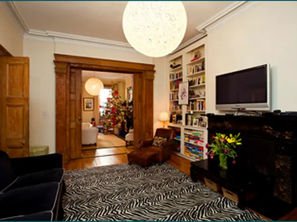 34 Perry Street image 1 of 5