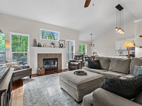 5th image of 25015 Silver Oaks Blvd