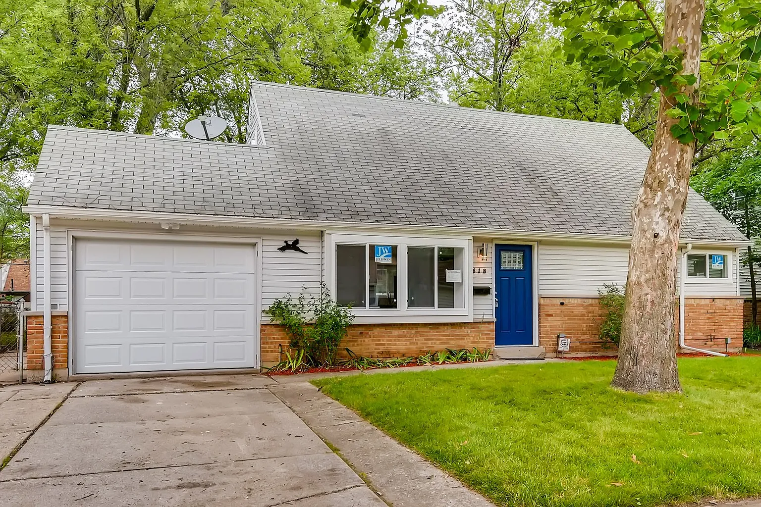 412 Winnemac St photo 1