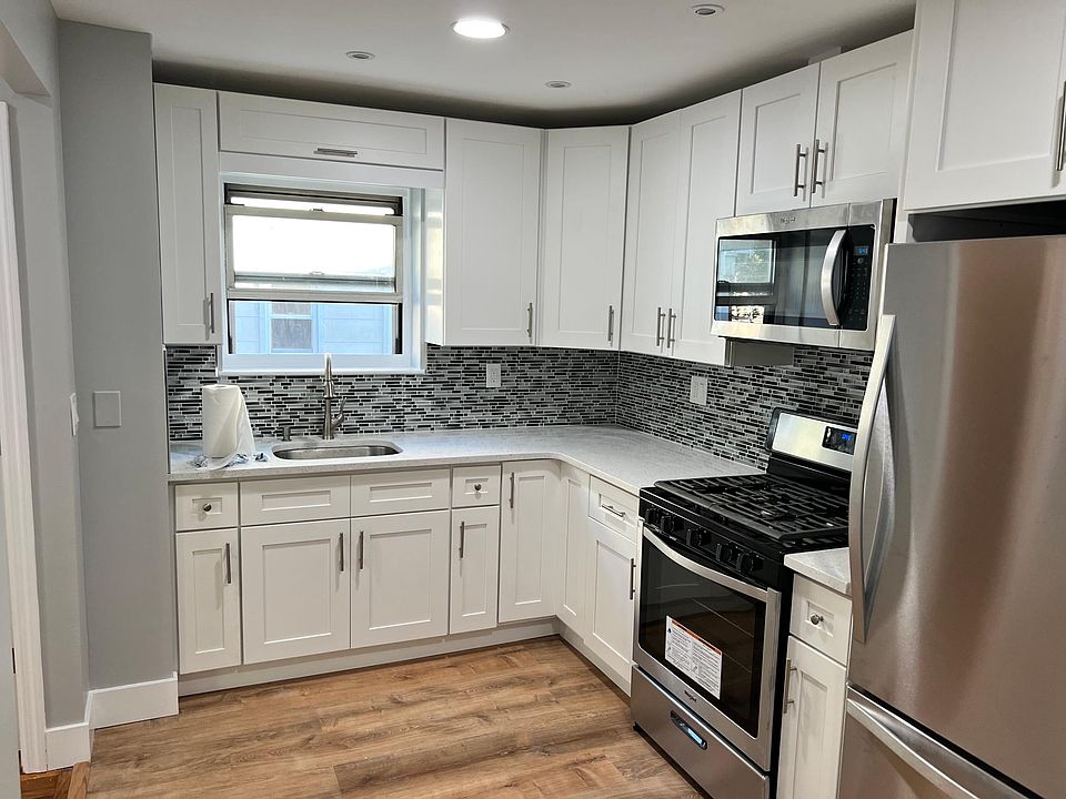 1st image of 638 S 5th Ave Floor 1