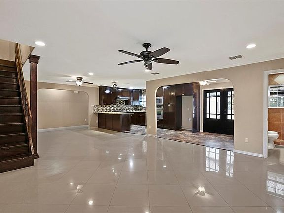 3rd image of 812 Godwin Ave