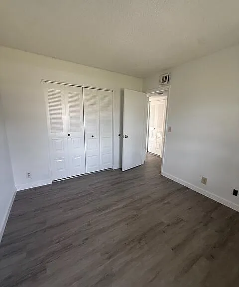 1516 SE Royal Green Cir #202 — Photo 11
