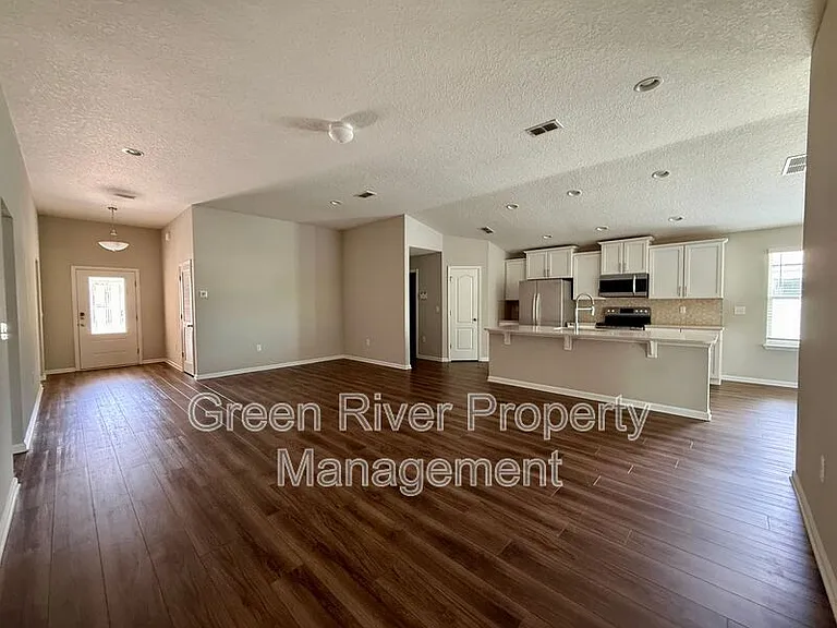 278 Pickett Dr — Photo 8