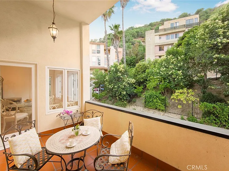 3546 Dixie Canyon Pl — Photo 11
