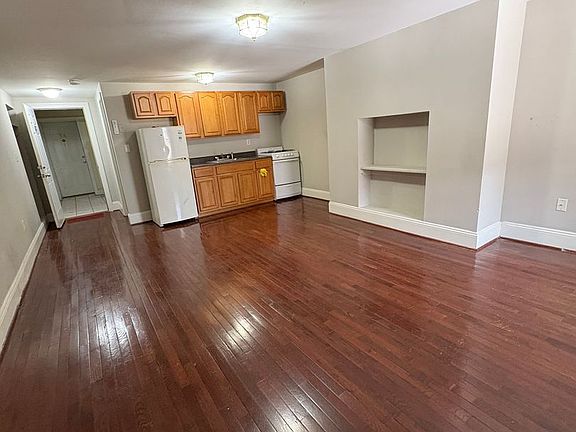 5th image of 811 Saint Paul St #Tb