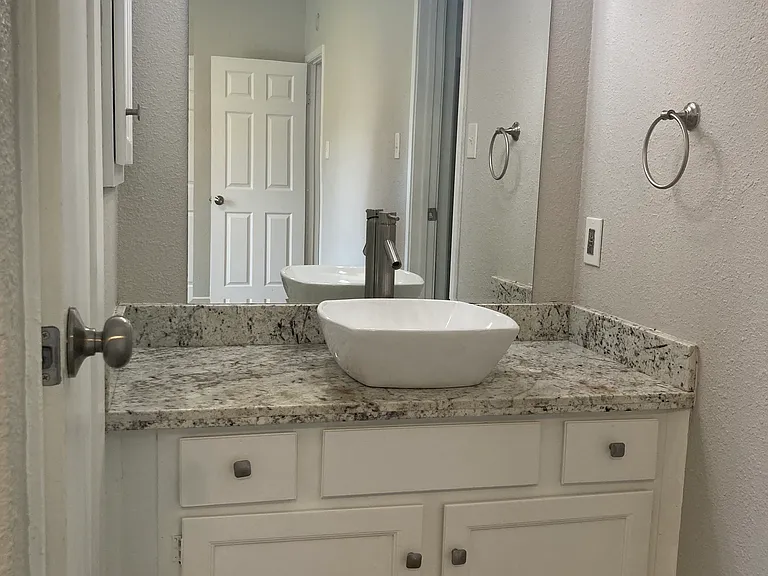 2540 Knoxville Dr — Photo 10