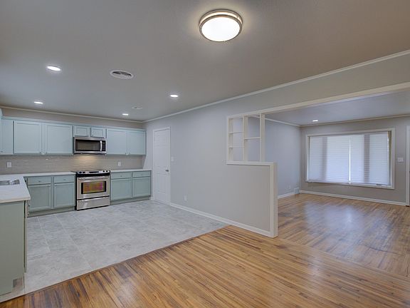 4th image of 416 S 80th East Ave