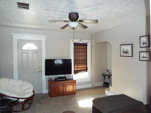 3rd image of 120 Jackson St