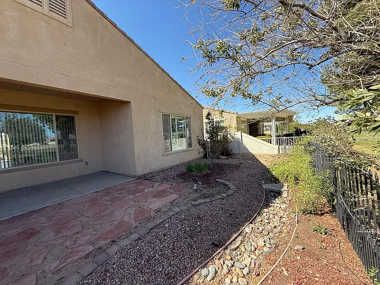 19255 Castana St — Photo 29