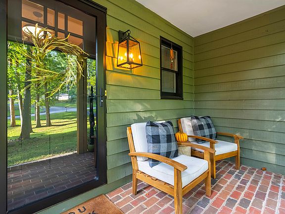 4th image of 108 Carrollwood Ln