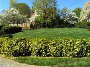 214 N Hawthorne Rd, Winston Salem, NC 27104