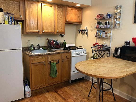 5th image of 910 W Euclid Ave APT 202