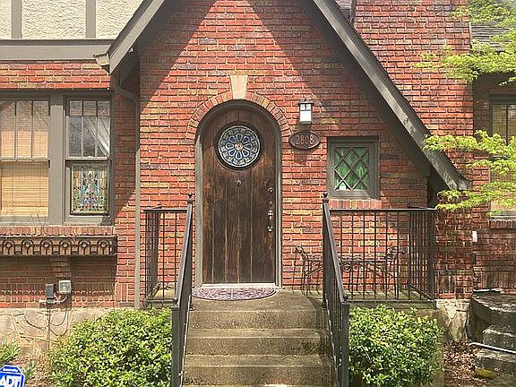 3rd image of 2808 W Linden Ave