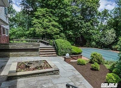 5th image of 73 Salem Ridge Dr
