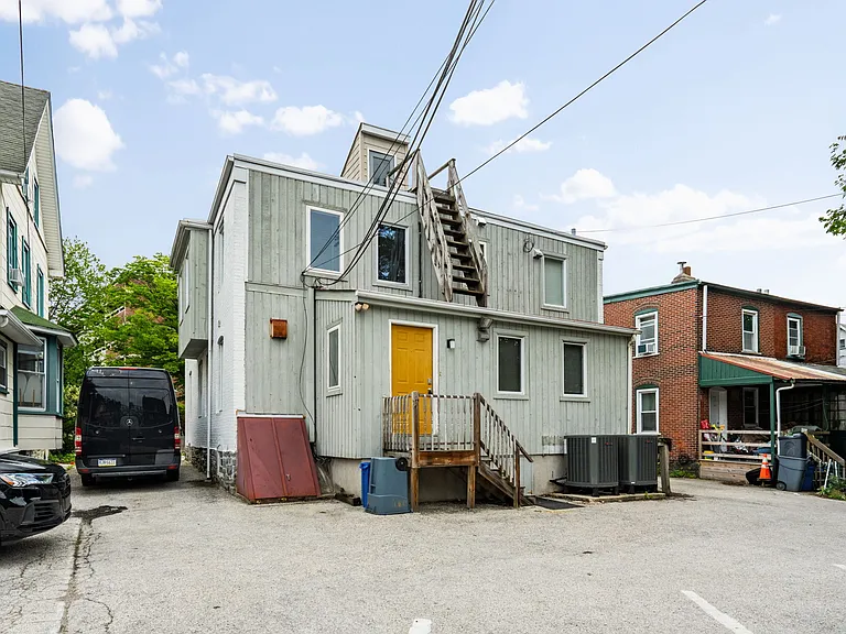 890 County Line Rd #1 — Photo 3