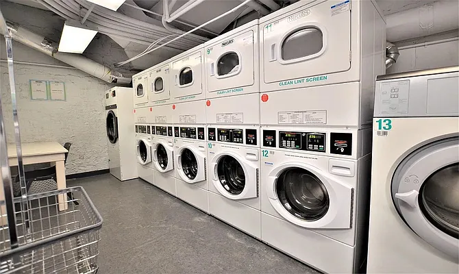 Rented by Manhattan Realty Group | media 13