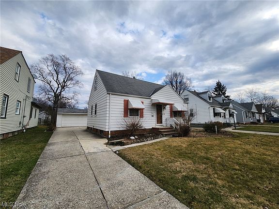 2nd image of 275 E 264th St
