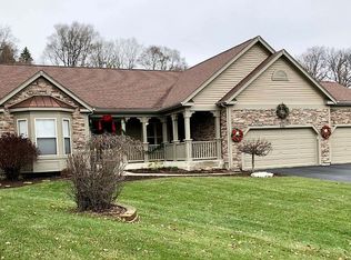 530 Park View Cir, Fox Lake, IL 60020