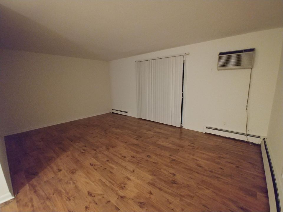 1st image of 1330 W Main St APT 7