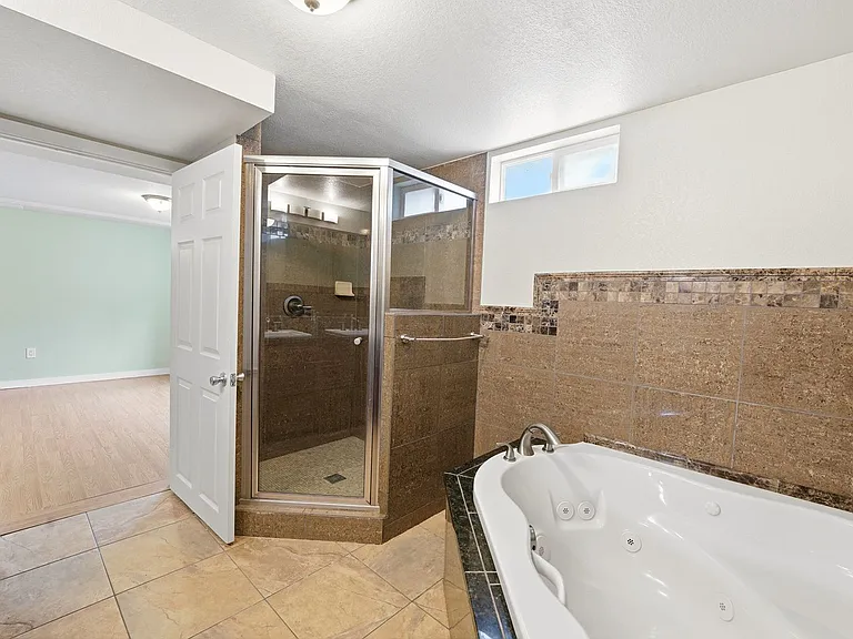 1275 W 4th Ave — Photo 34