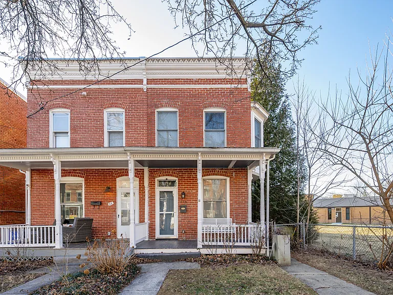 216 Washington St — Photo 13