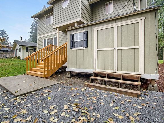 3rd image of 14204 Lakeview Way NW