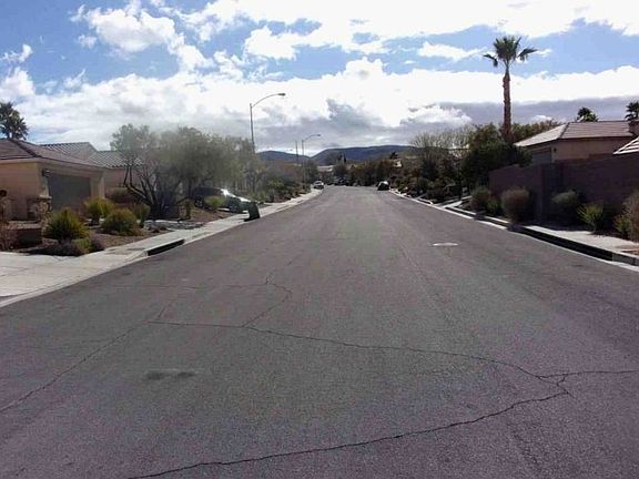 Exterior Neighborhood (street photo)