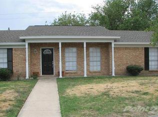 800 Springdale Rd, Bedford, TX 76021