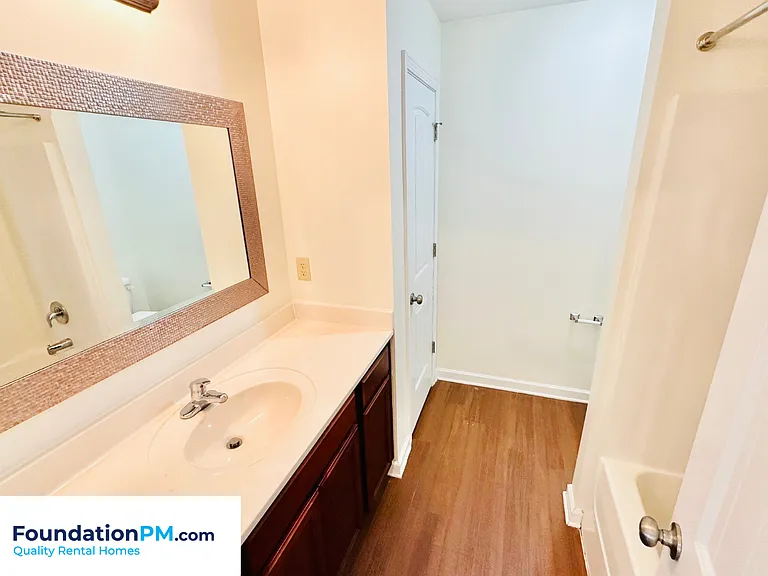 1314 Crosstown Ct — Photo 9